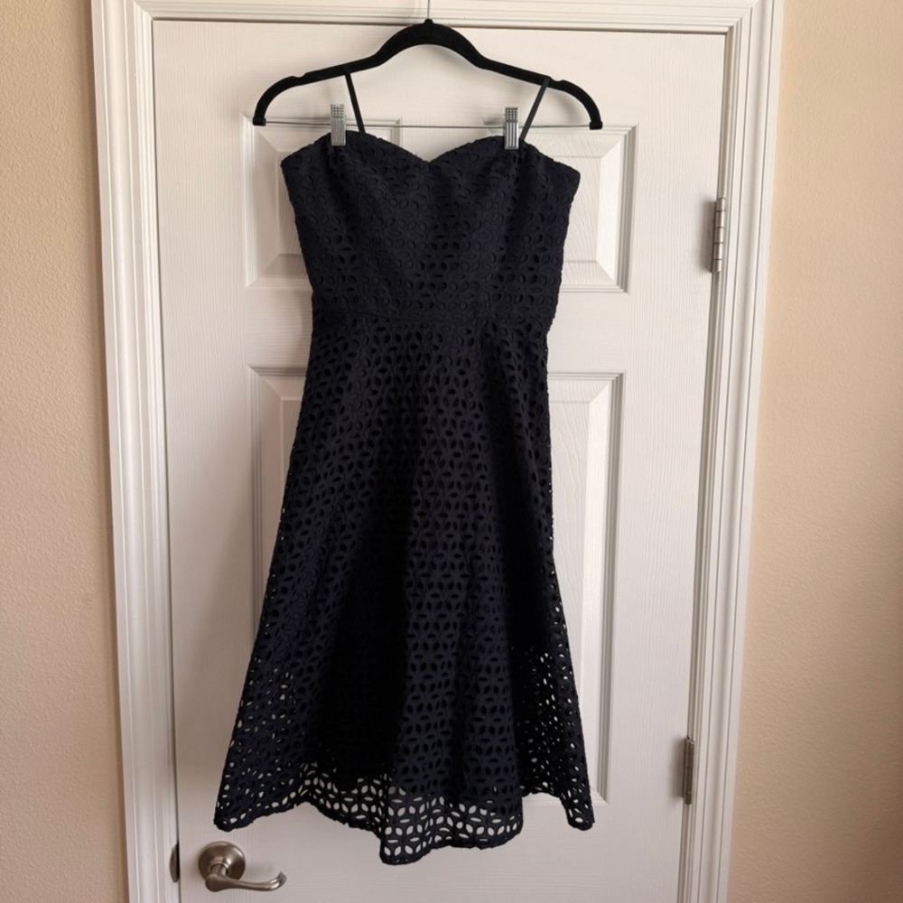 Ann Taylor Navy Blue Eyelet Fit and Flare Dress Sweetheart Midi 0 Womens